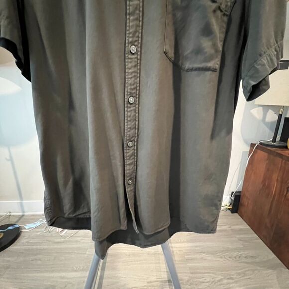 Buck Mason - DRAPED TWILL S/S ONE POCKET SHIRT - Green - Picture 5 of 6